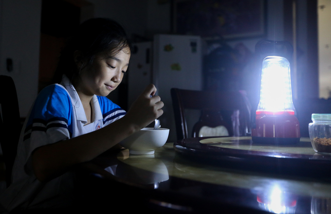 Cuộc sống không điện nước của cư dân Carina